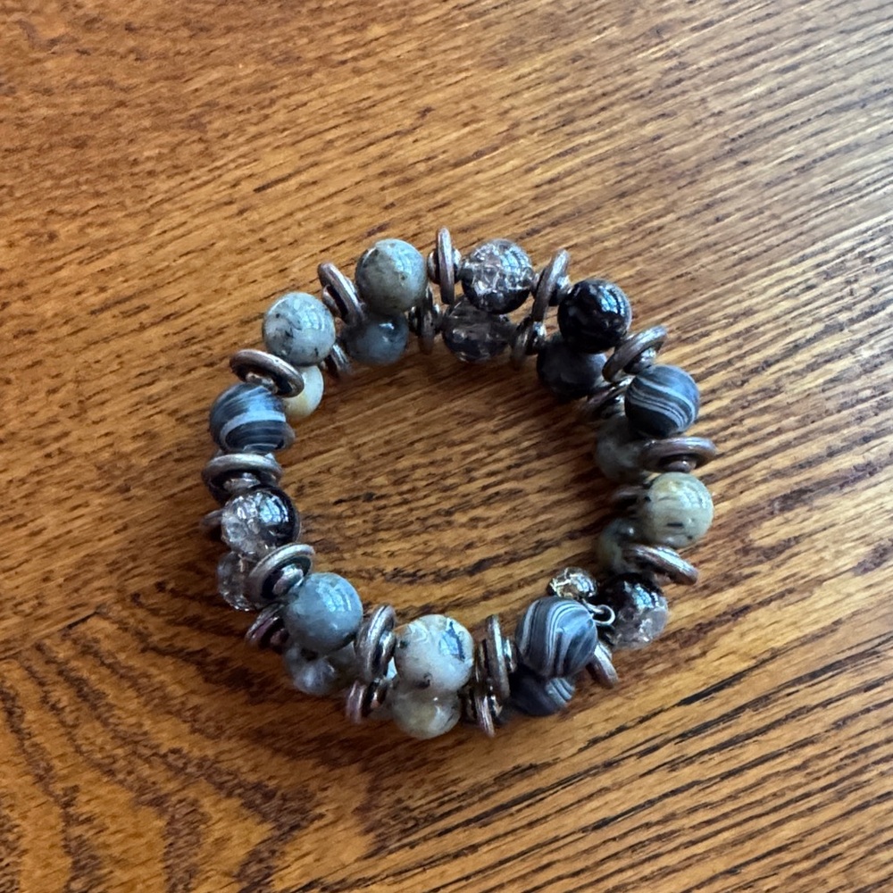 Chic Stone Beaded Bracelet with Silver Accents